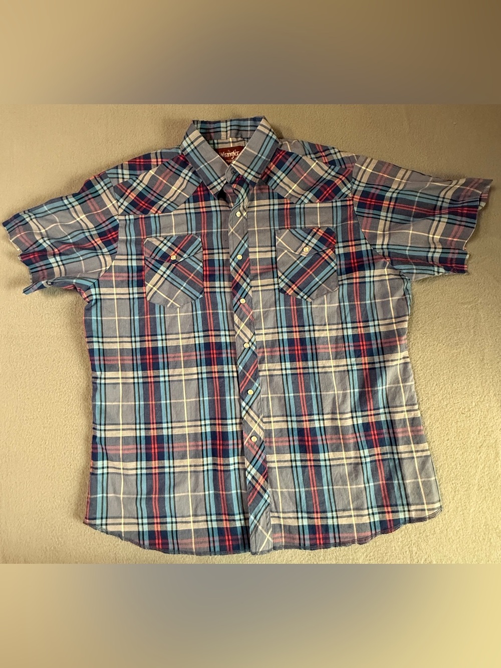 Wrangler Short-Sleeve Plaid Button-Down Shirt in Blue and Red